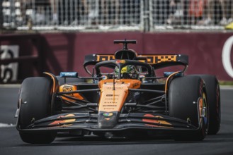 Oscar Piastri of Australia drives the McLaren Formula 1 Team MCL39 during qualifying in the 2025