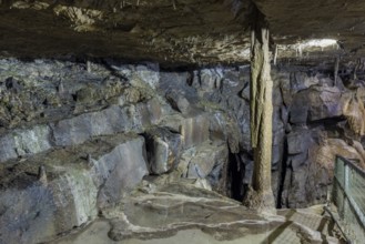 Stalactites, stalagmite cave, Ingleborough Cave, Clapham, Yorkshire Dales, England, Great Britain