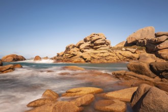 Atlantic coast in Brittany near Ploumanach