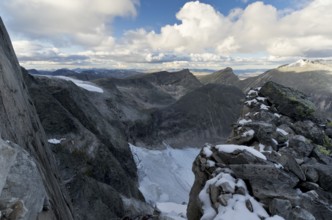 View from Storstyggesvanatinden mountain to Svanadalen valley and Snöhetta mountain,