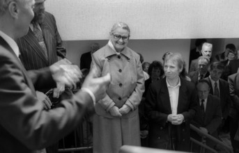 Germany, Stepnitz, 30.04.1992, Brandenburg Minister of Labour Regine Hildebrandt (right) at an