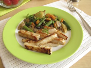 Mushroom vegetables with chicken strips