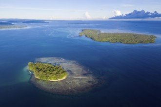 View of the island of Lissenung, New Ireland, Papua New Guinea, Oceania