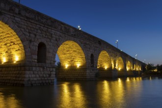 Roman bridge in Merida, Badajoz, Extremadura, Spain, Europe