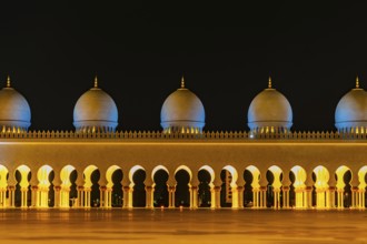 Shakezy Cayd Grand Mosque United Arab Emirates. Shooting Location: Abdabi