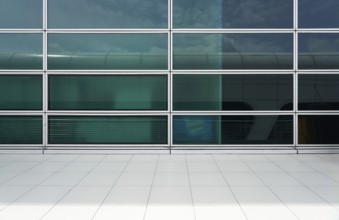 Äußere eines modernen Glaswandfassade Gebäude mit sauberem Marmorboden