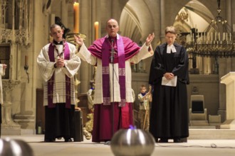 The Light of Peace from Bethlehem, brought to Vienna by the ORF and collected there by a delegation