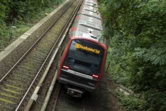 Metro, Hamburger Verkehrsverbund HVV, local transport, traffic turnaround, railway line in the