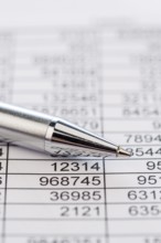 A table with turnover and expenditure figures. Symbol photo for costs, profit, Controlling Austria