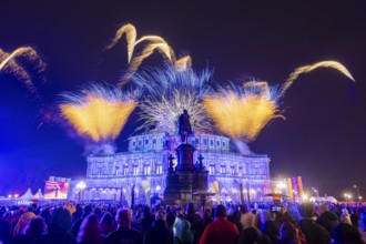 The SemperOperaball 2025 celebrated its 100th anniversary on Friday. Germany's most beautiful
