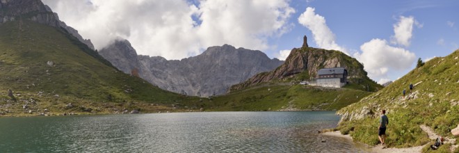 Wolayersee, Wolayerseehütte, Carnic Alps, Carinthia, Austria, Europe