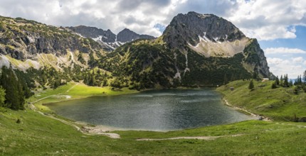 Entschenkopf crossing with a fantastic panoramic view of the Upper and Lower Gaisalpsee and the