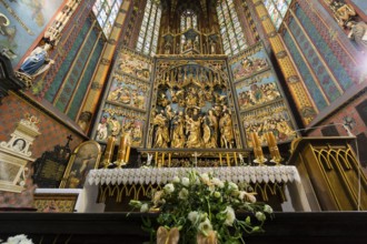 Retablo de Veit Stoss, entre 1477 y 1489, de estilo gótico tardío, basílica de Santa María -iglesia