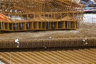 On a construction site there are steel grids to reinforce the bentonite slabs