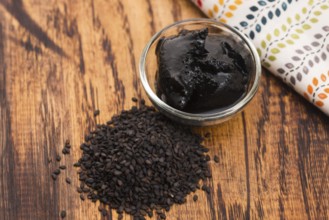 Black sesame paste