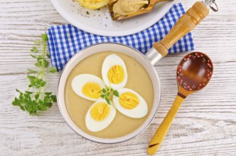 Eggs in mustard sauce