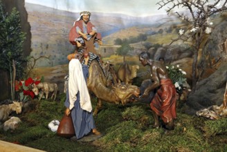 Christmas cot, cot figures