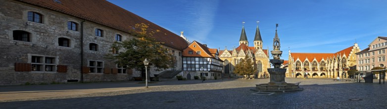 Altstadtmarkt, the central square of the old town centre, traditional island, panorama,