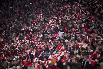 Fan block, fans, fan curve, flags, flags, atmosphere, atmospheric scarves FC Bayern Munich FCB UEFA