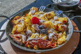 Apfelkaiserschmarrn, Kaiserschmarrn, speciality at the Blaue Gams restaurant, Ettal, Ammergau Alps