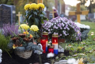All Saints' Day at the Bergfriedhof cemetery in Stuttgart. Catholics commemorate their deceased
