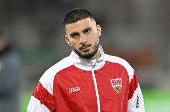 Warm-up training Deniz Undav VfB Stuttgart (26) pensive WWK Arena, Augsburg, Bavaria, Germany,