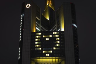At a height of around 150 metres, 48 spotlights in 22 windows in the Commerzbank Tower in Frankfurt