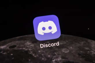 Discord application app for instant messaging, chat, voice conferencing and video conferencing on