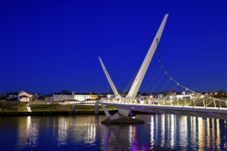Peace Bridge, over the river Foyle, blue hour, Derry-Londonderry, province Ulster, Northern