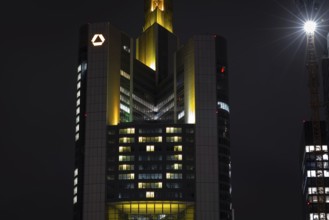 At a height of around 150 metres, 48 spotlights in 22 windows in the Commerzbank Tower in Frankfurt