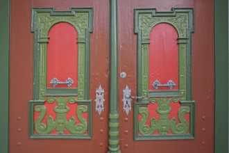 Wooden door with red and green decorations, door handle, door handle, fittings, detail, St Martin's