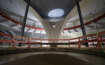 Chalice supports in the cathedral, platform 3, construction site, construction material, Stuttgart