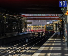S-Bahn, platform and construction work at Berlin Ostbahnhof, Friedrichshain, Berlin, Germany,