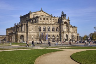 Semperoper, Opera House of the Dresden State Opera, architectural style Neo-Renaissance, garden