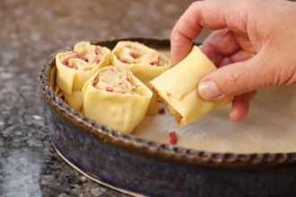 Swabian cuisine, preparation of Krautkrapfen, Swabian Mehlsäck, stuffed pasta pancakes with