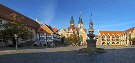 Altstadtmarkt, the central square of the old town centre, traditional island, panorama,