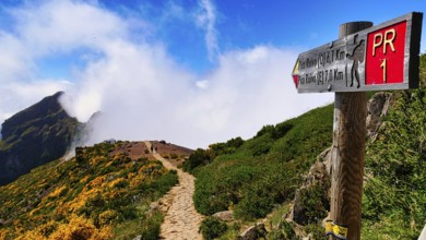 On the PR1 hiking trail from Pico do Arieiro to Pico Ruivo on Madeira