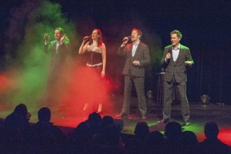A cappella band LaLeLu on stage