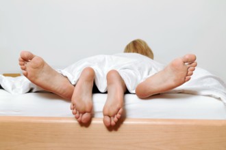 Dier a couple feet in bed. Love, sex and partnership, Dier a couple feet in bed. Love, sex and