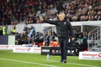 Thumbs up: Coach Christian Streich (Freiburg) saw a very good performance from his team in the 1st
