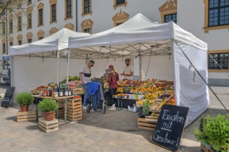 Sales stand for fruit and vegetables etc., Residenzplatz, Kempten, Allgäu, Swabia, Bavaria,