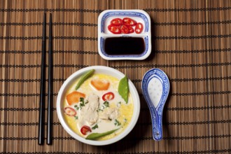 Thai tom kha gai soup