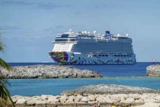 Caribbean Marvel: Norwegian Encore Gracefully Unveils Great Stirrup Cay, A Private Paradise in the