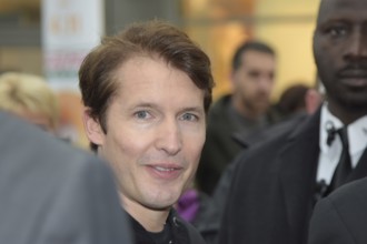 Frankfurt, Germany. 23th Oct, 2017. British Singer-Songwriter James Blunt (* 1974) takes a short