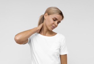 Front view woman with neck pain