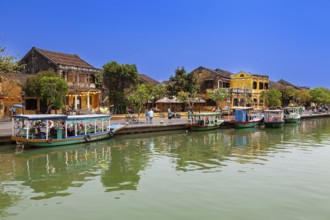 View over the Thu Bon River to the historic old town, Hoi An, Vietnam, VietNam, Asia