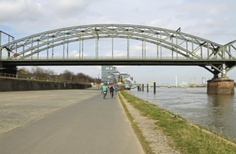 South bridge at the Rheinauhafen
