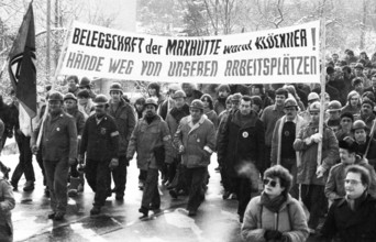 15, 000 steelworkers and their relatives and friends demonstrated against the closure of Maxhütte.