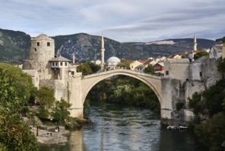Stari Most, bridge over the river Neretva, old town centre of Mostar, Bosnia-Herzegovina