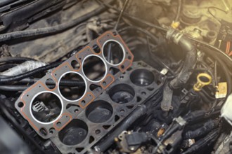 Car engine cylinder block repair cylinder head gasket replacement